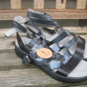 NWT JAMBU PIPER SANDALS 8.5 M